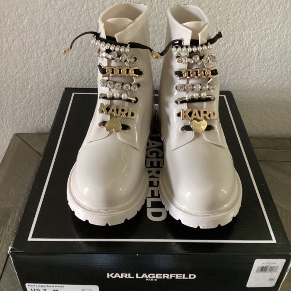 KARL LAGERFELD PARIS Topanga Embellished Rain Booties, size 7 - Picture 11 of 14